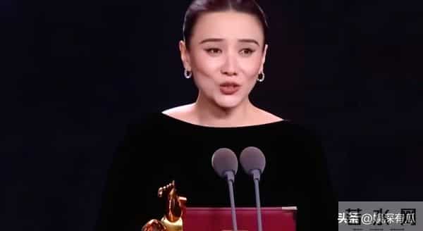 金鸡奖这夜，人情冷暖、江湖地位，在45岁宋佳身上体现得淋漓尽致