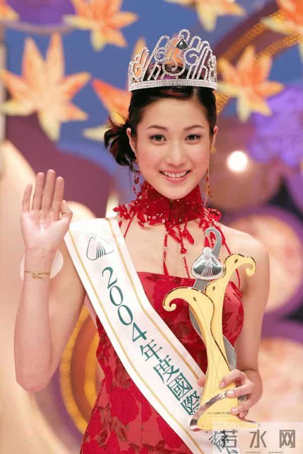 钟嘉欣近年气质大变,传婚变闹上法庭,本人辟谣依旧疑点重重!