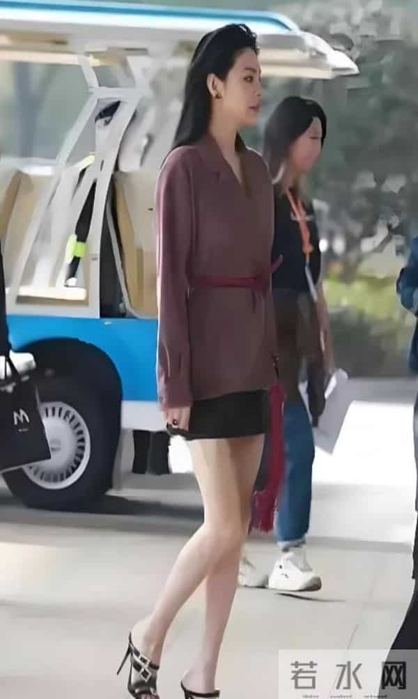 怪不得宁静说张雨绮她全身散发着肉香！现实中遇见，真的很有魅力