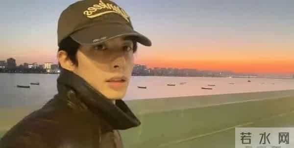 杭州深夜街头,女生大胆搭讪背影帅哥,隔天发现竟是宋威龙!