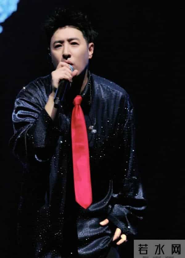 潘玮柏上海豪宅曝光,上亿房产写老婆名,素人老婆颜值非常高!