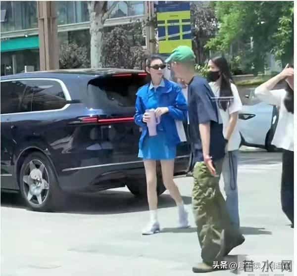 网友重庆偶遇奚梦瑶提车，偷拍照流出后，所有人都惊到了…