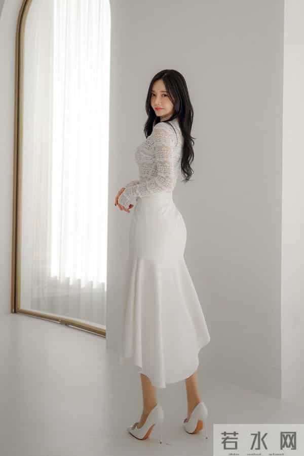 孙允珠白蕾丝开叉人鱼裙
