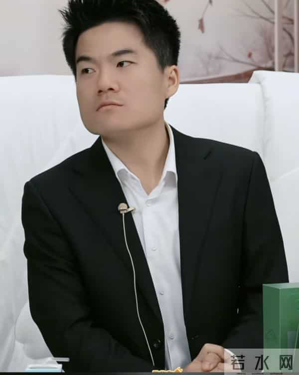 董宇辉感慨自己的人生被摁了加速键！网友：谁能相信我追了你4年