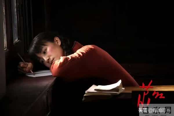 金鸡奖这一夜，人情世故，江湖地位，在宋佳身上体现得淋漓尽致