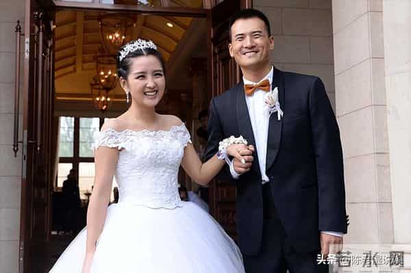 38岁何洁想不到，自己的二婚丈夫刁磊，已经开始为她“争光”了！