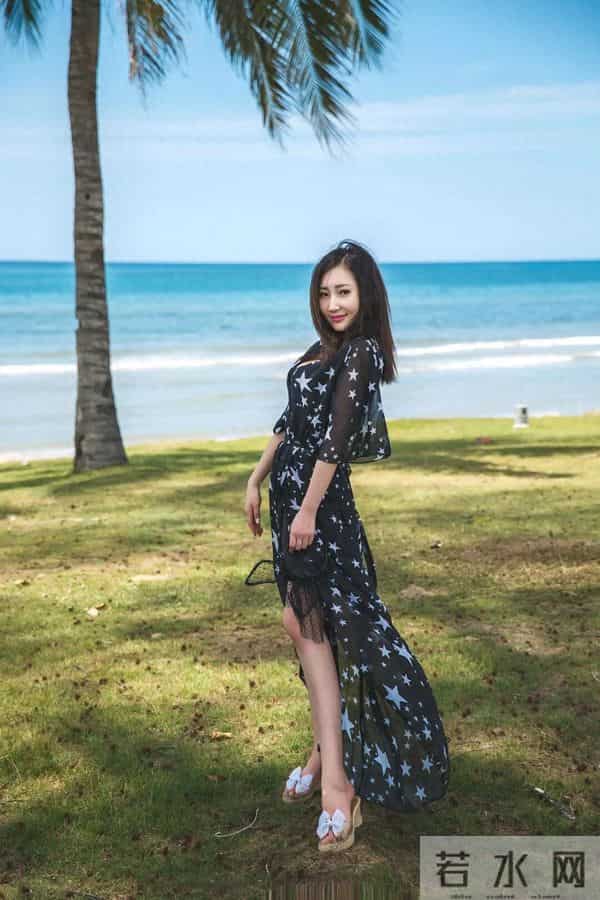 尤美 深V星空裙，海滩辣妹性感暴击