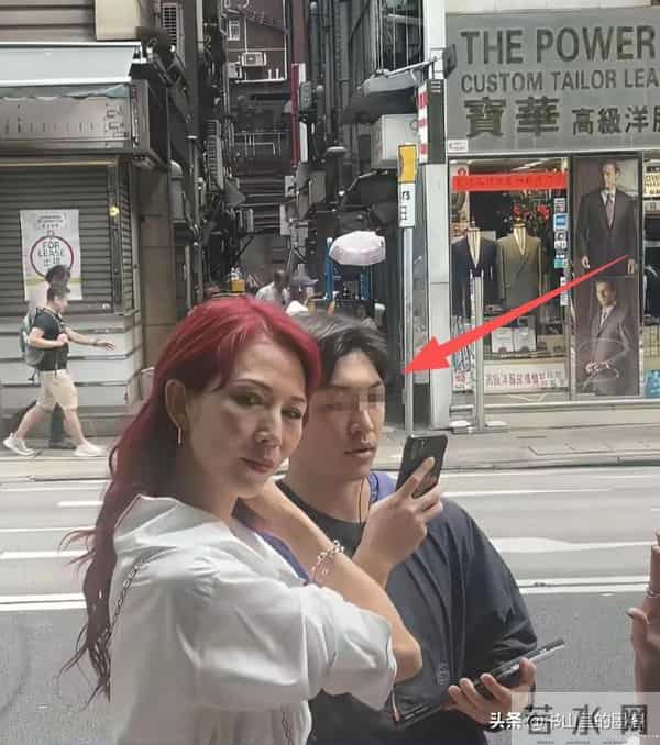 52岁蔡少芬现状让人心酸,脸垮不平,又瘦又老,一代女神也落寞了