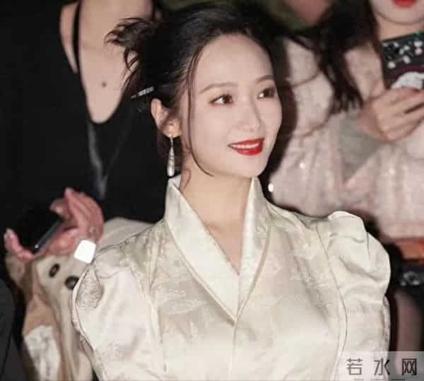 嫁深陷"票昌"风波的他, 任劳任怨养夫多年, 曲栅栅终于苦尽甘来！