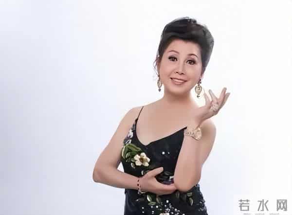 突传死讯!香港知名演员的老公在家中离世,坐在轮椅上没有了呼吸