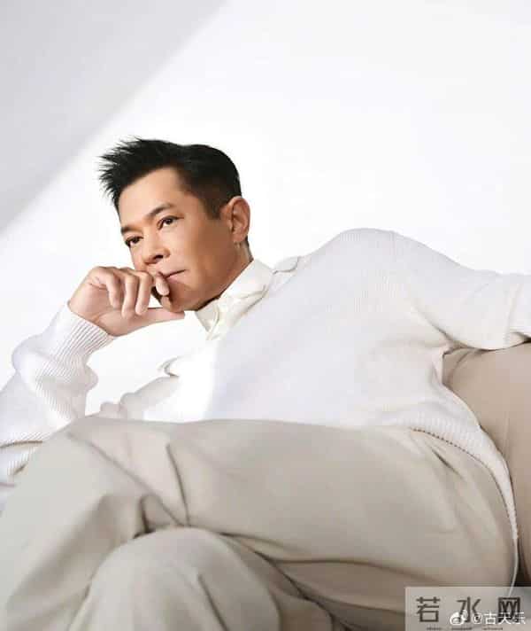 古天乐回应“不用智能手机”：我其实真不想用，但电视台不支持旧设备了，已经用了七八年，主要用来看新闻