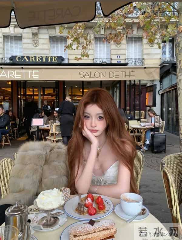 王思聪“最长女友”翻车：1年宠爱喂了狗？懒懒狂甩二手奢侈品！