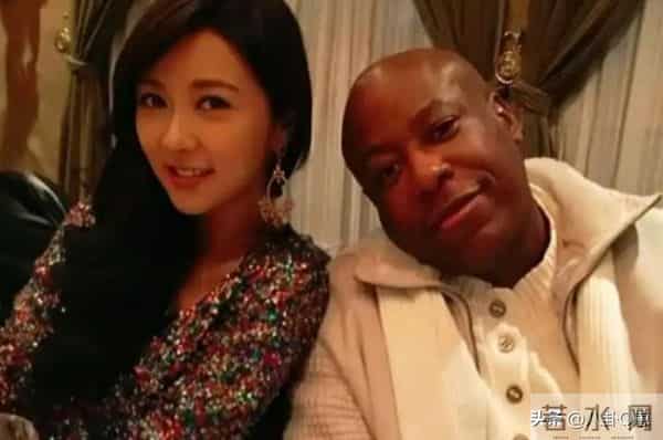 香港“最后”一个天后,被拍到和黑人出入酒店,如今43岁孤身一人