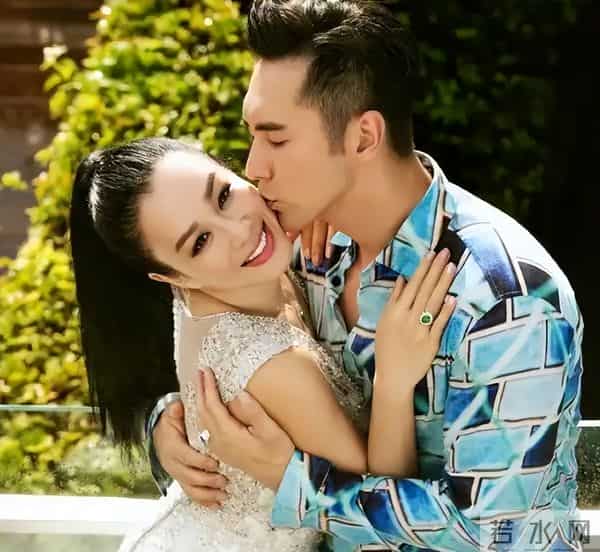 三婚带3个女儿嫁小丈夫的钟丽缇，结婚9周年坦言，想为对方生孩子