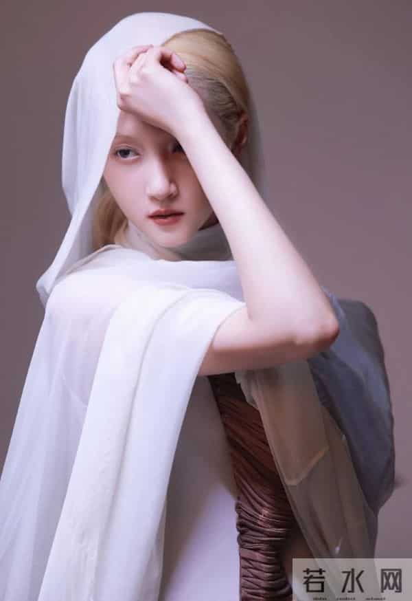 娱乐圈满族美女图鉴：每一位都貌美如花，谁最令你意想不到？