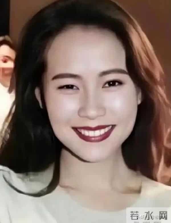 真相了！叶童真能忍，老公8次出轨不离婚，亲哥当保安也不搭手