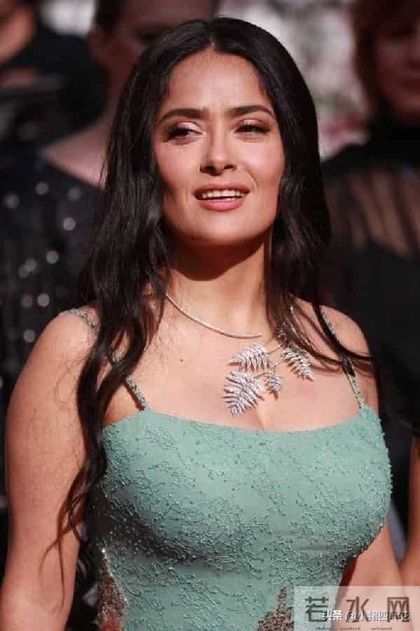 萨尔玛·海耶克位列欧美熟女榜首,魅力无可挡