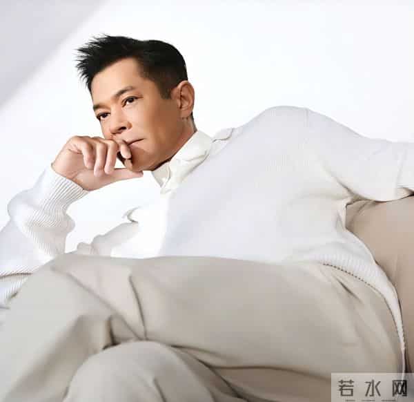 古天乐被迫用智能机七八年，从滑盖机到智能手机，原因哭笑不得