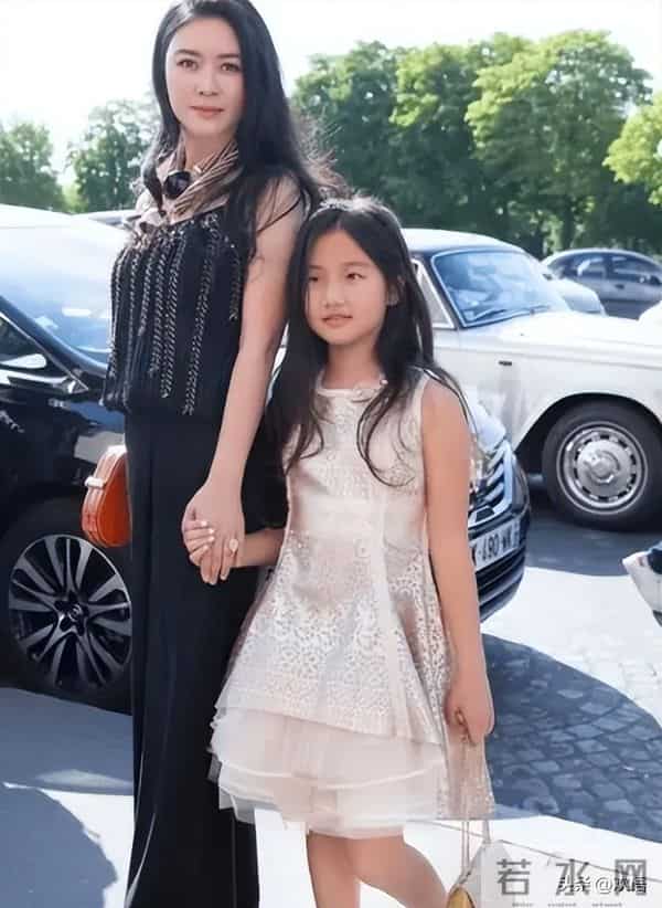 爹瘫妈死夫去世，五年内经历三重暴击，如今田海蓉过得还好吗？