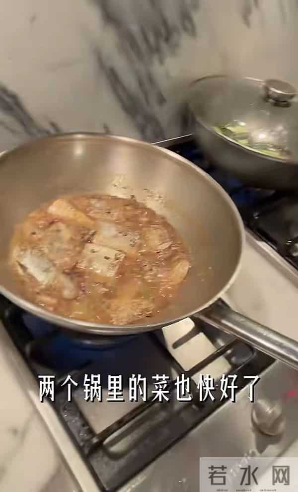 45岁董洁北京定居，住豪宅不请保姆不通暖气，自己洗衣做饭很勤劳