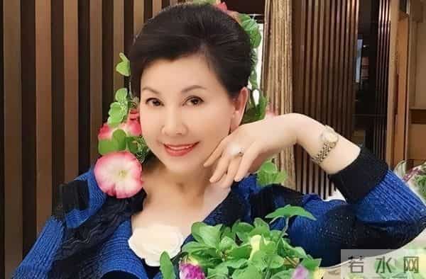 突传死讯!香港知名演员的老公在家中离世,坐在轮椅上没有了呼吸