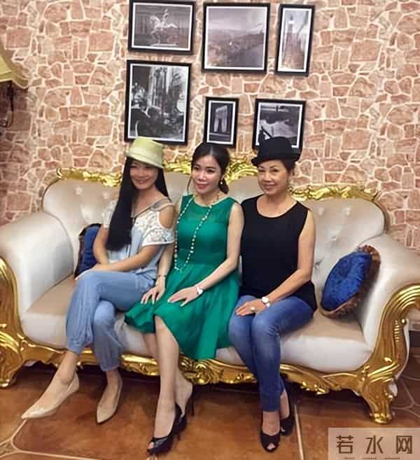 突传死讯!香港知名演员的老公在家中离世,坐在轮椅上没有了呼吸