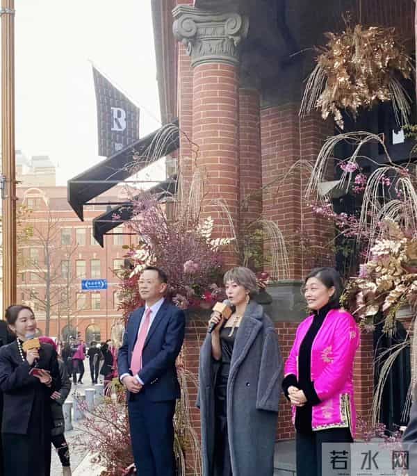 马伊琍上海外滩剪彩,状态欠佳,好憔悴