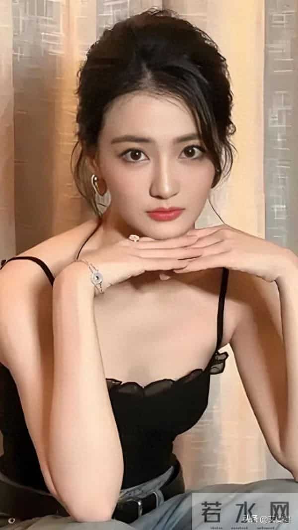 既有少女的清新甜润,又有成熟女性的冷艳疏离 “草原女神 ”徐璐