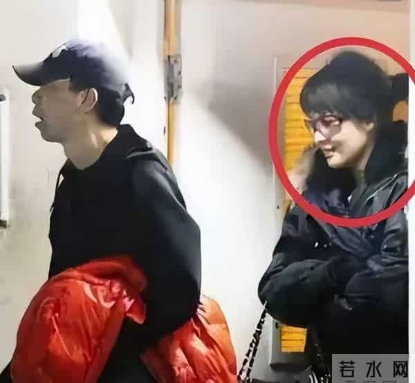 卓伟重出江湖爆猛料，国民男星离婚瓜让靳东吴奇隆躺着中枪