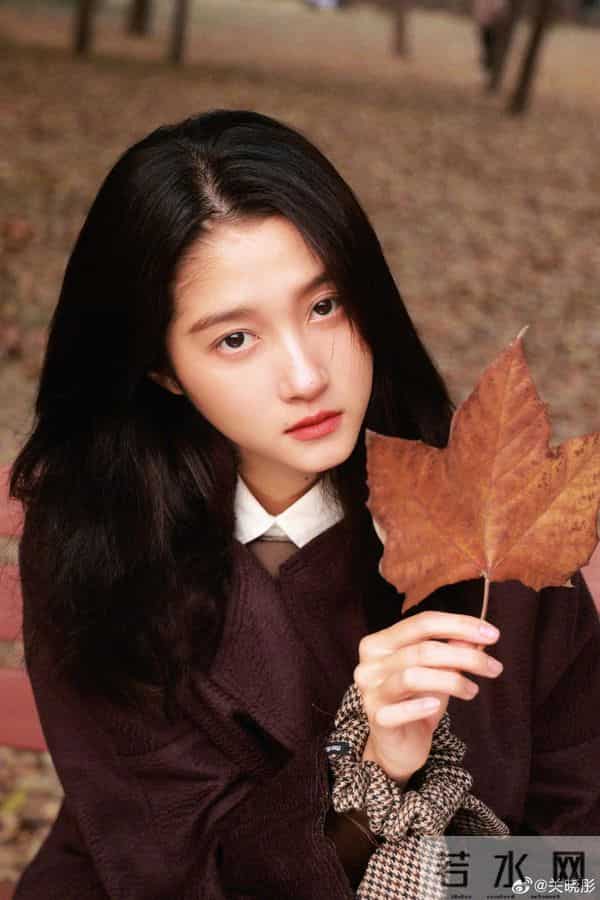 · 关晓彤:结婚不是必选项,把自己活明白才是