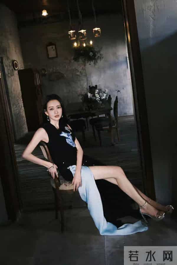 每一步都是艺术！王鸥高跟鞋和大长腿的完美结合，美到不敢直视！