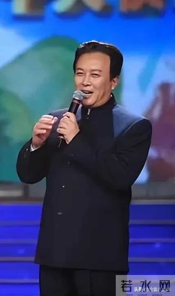 母亲曾经抛下她,父亲唐国强闪婚不养她,如今42岁唐莉活成怎样了