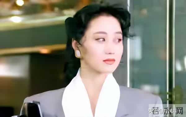 机关算尽太聪明?结婚26年后,一张照片暴露利智李连杰真实感情