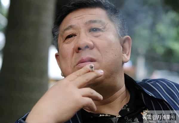 原来他俩是夫妻,家里家外老婆是领导,68岁住大别墅仍坚持拍戏