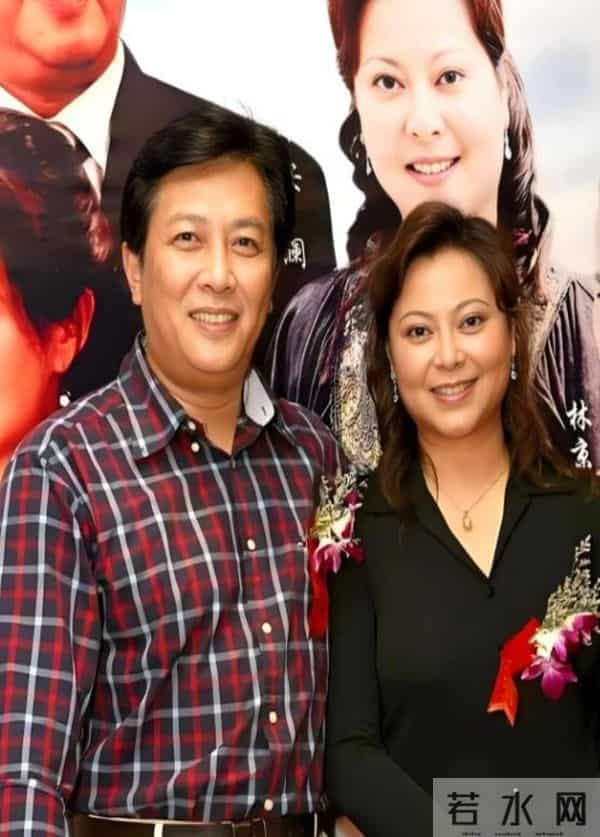 73岁唐国强好幸福老婆好养眼，大气优雅美丽动人！两人特有夫妻相