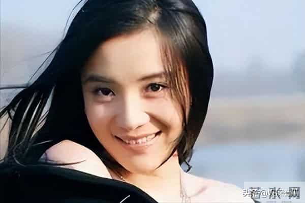 金鸡奖这夜，人情冷暖、江湖地位，在45岁宋佳身上体现得淋漓尽致