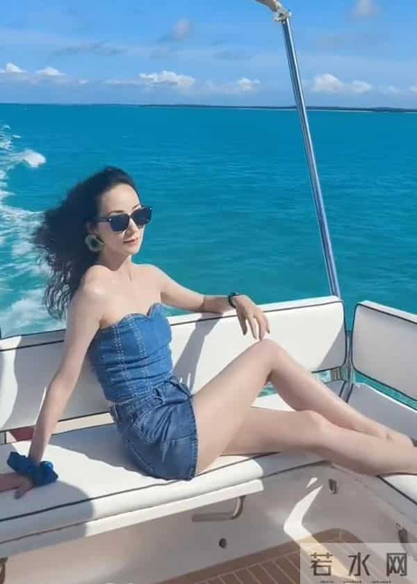 韩雪度假照流出！大海，游艇，美景，一览无余
