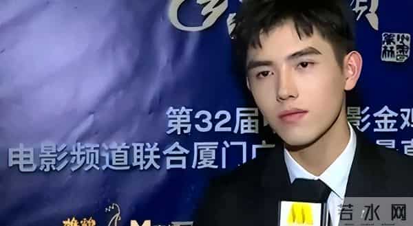 这一夜，金鸡奖成"照妖镜"姚晨脸肿，蒋勤勤歪嘴，佟丽娅褶子多