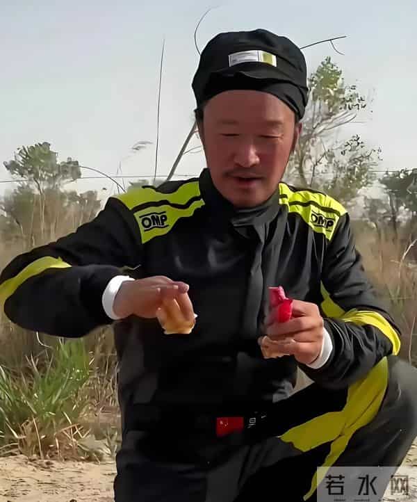 51岁吴京近照曝光！他现在怎么苍老成这样了，皮肤好粗糙