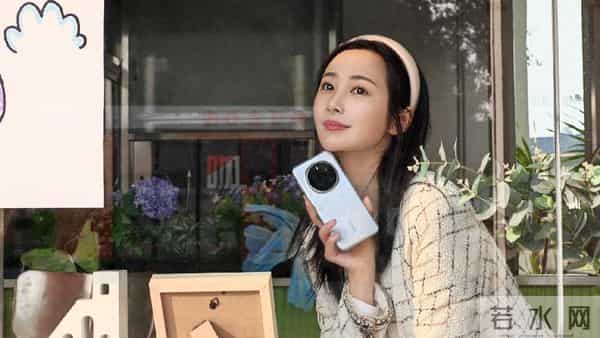 娱乐圈里的反派专业户李纯，赵丽颖多年好友庆生，官宣结婚