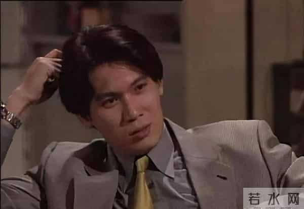 一路走好!香港资深艺人设灵遗孀哭成泪人,刚做完心脏支架手术