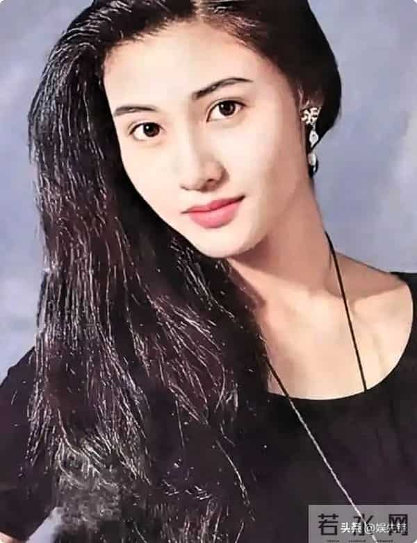李嘉欣-当年被誉为香港第一美女,这盛世容颜谁能不动心
