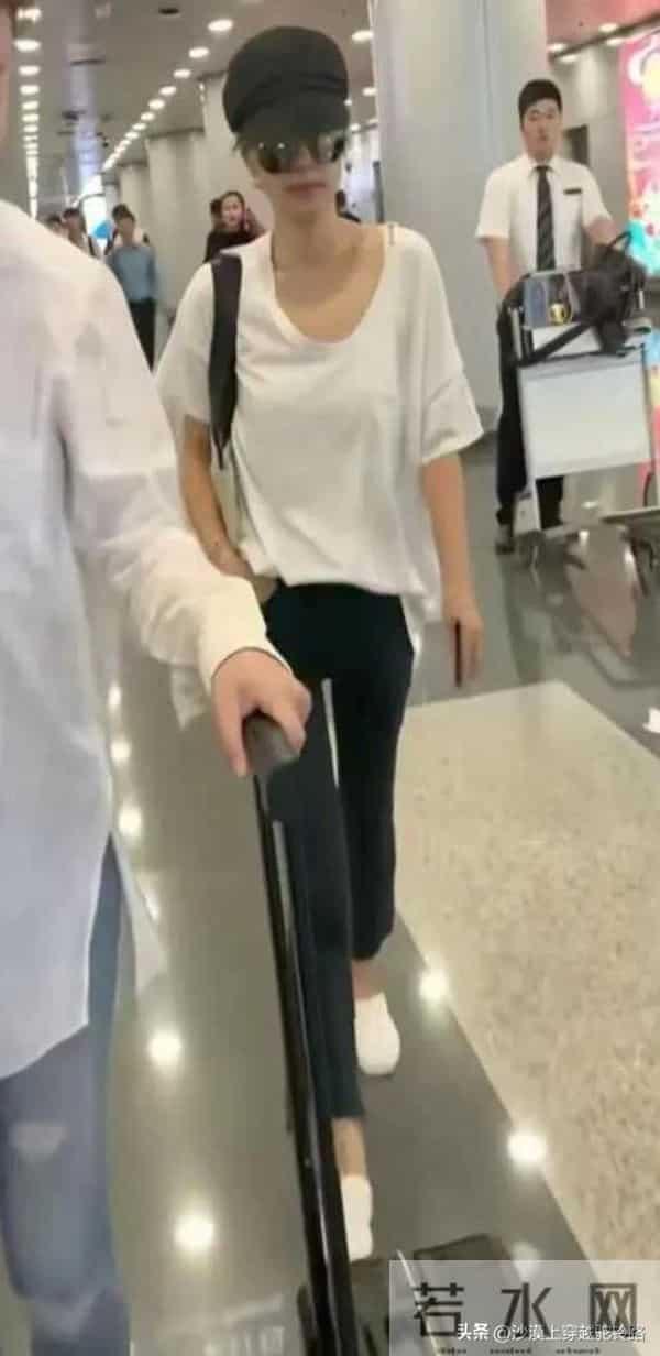 马伊俐机场大路透:身材干干瘪瘪,看起来营养不良的感觉