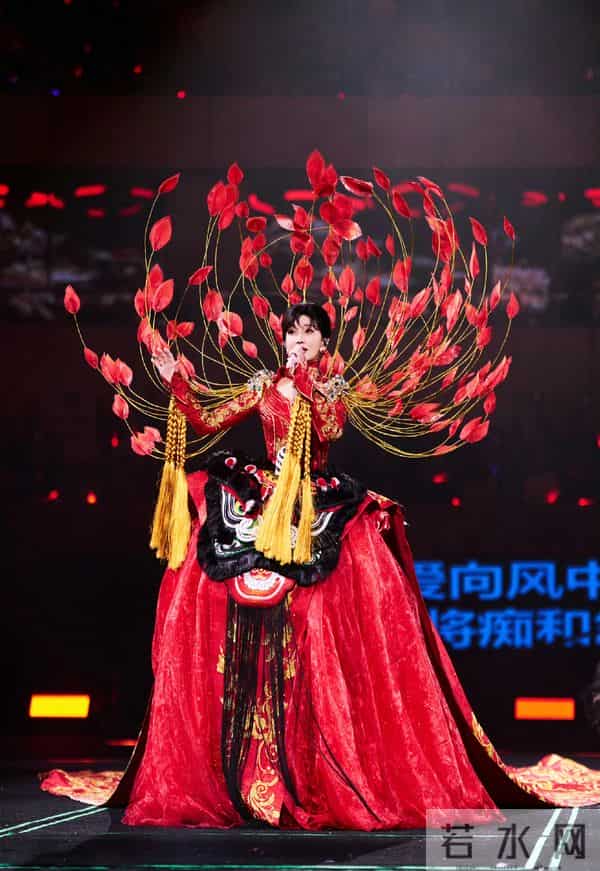 72岁赵雅芝又是架子鼓又是扫腿舞,这状态活力也太好了吧!