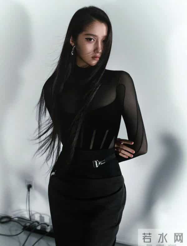 娱乐圈满族美女图鉴：每一位都貌美如花，谁最令你意想不到？