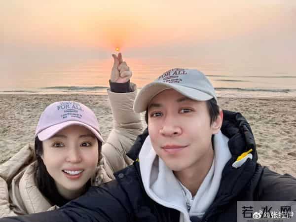 46岁董璇回应坚持再婚原因，坦言婚后联系的单身异性减少：一是对稳定生活的需求，二是对自己的保护;此前小9岁丈夫综艺表现遭群嘲