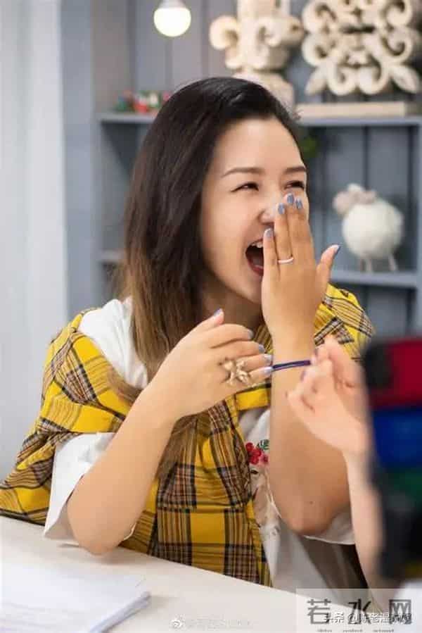 38岁何洁想不到，自己的二婚丈夫刁磊，已经开始为她“争光”了！