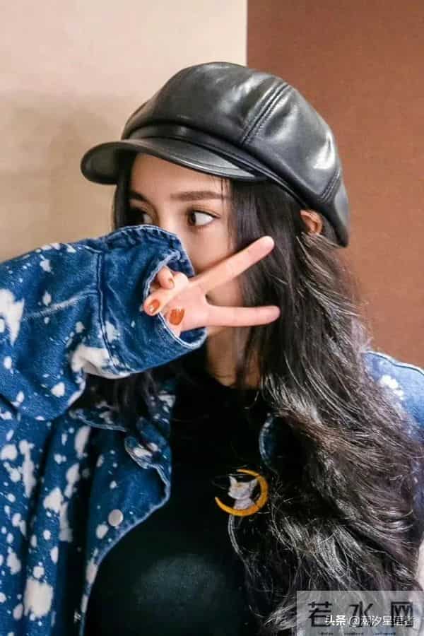 杨幂这波牛仔裤穿搭，把“日常辣妹”焊在身上了