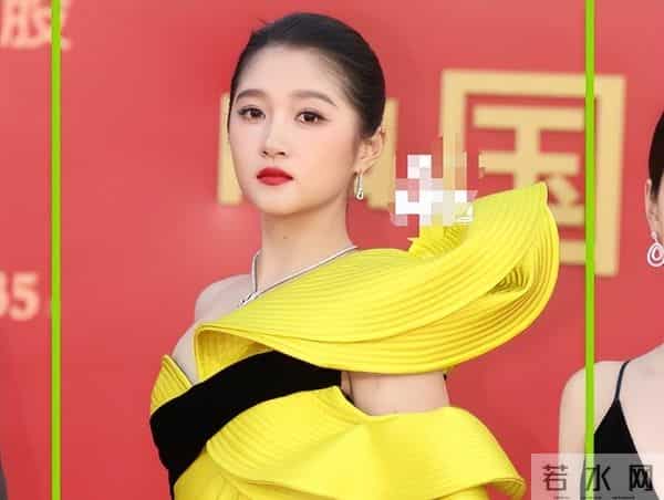 这一夜，金鸡奖成"照妖镜"姚晨脸肿，蒋勤勤歪嘴，佟丽娅褶子多