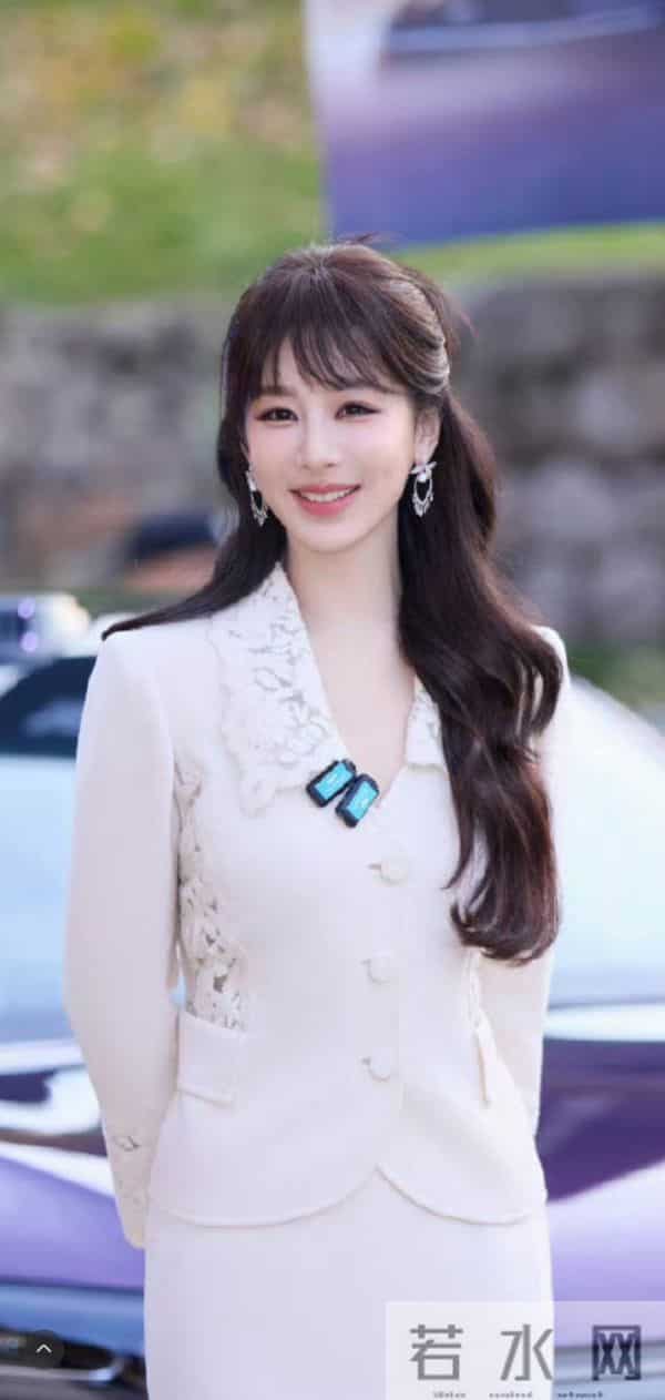 杨紫 端庄，秀丽